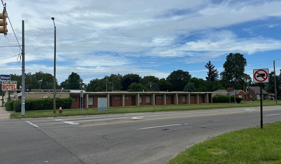 More Photos Of 22400 Plymouth Rd, Detroit Hotel For Sale