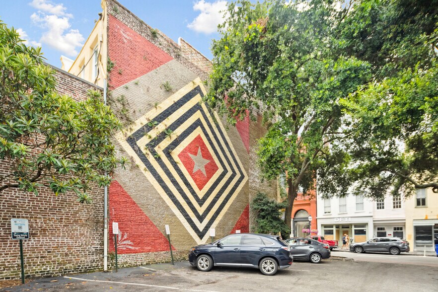 More Photos Of 364 King St, Charleston Storefront Retail Residential For Lease