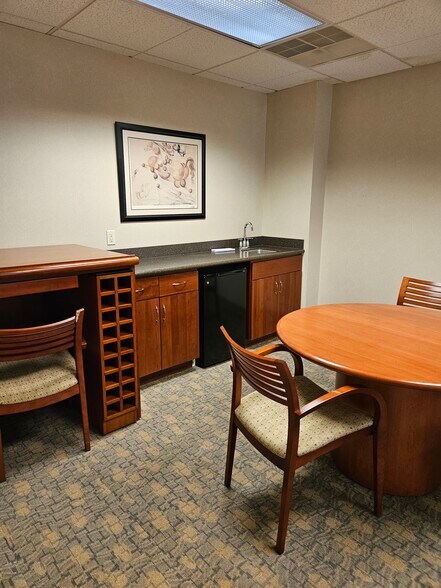 More Photos Of 1150 S Cedar Crest Blvd, Allentown Office For Sale