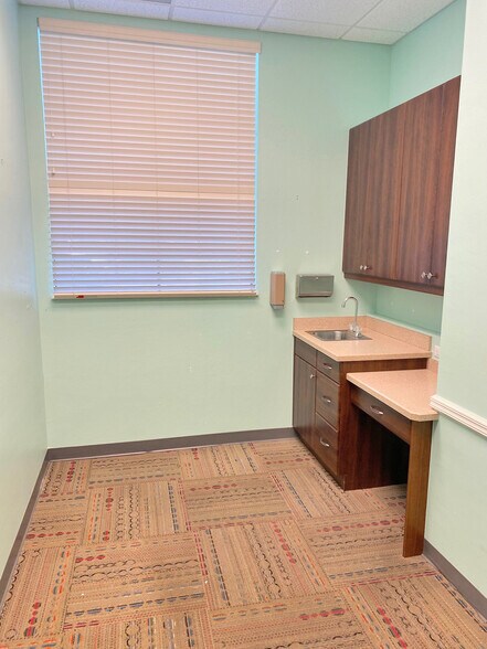 More Photos Of 1217 Piper Blvd, Naples Medical For Sale
