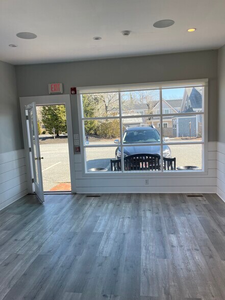 More Photos Of 25 Post Office Sq, Chatham Flex For Sale