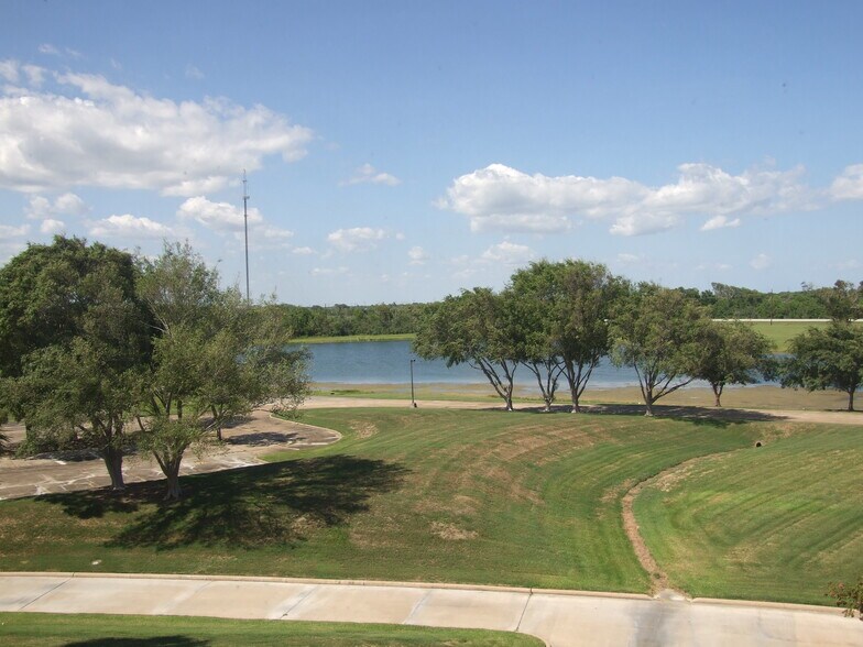 More Photos Of 4001 Technology Dr, Angleton Coworking Space