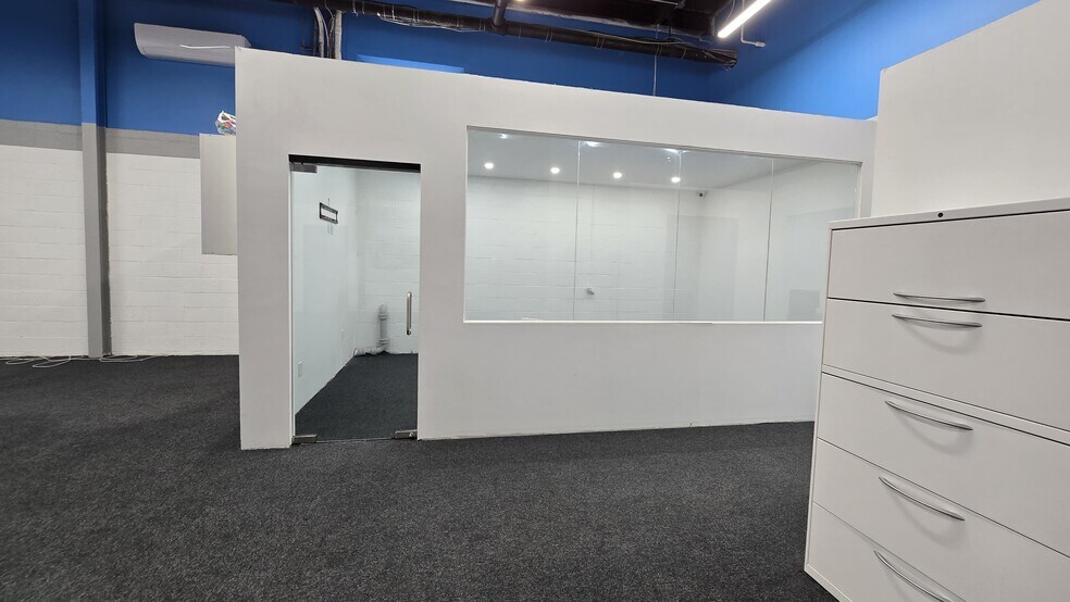 More Photos Of 2300 Marcus Ave, New Hyde Park Warehouse For Lease