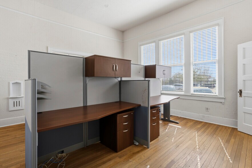 More Photos Of 629 Jefferson St, Jackson Office For Sale