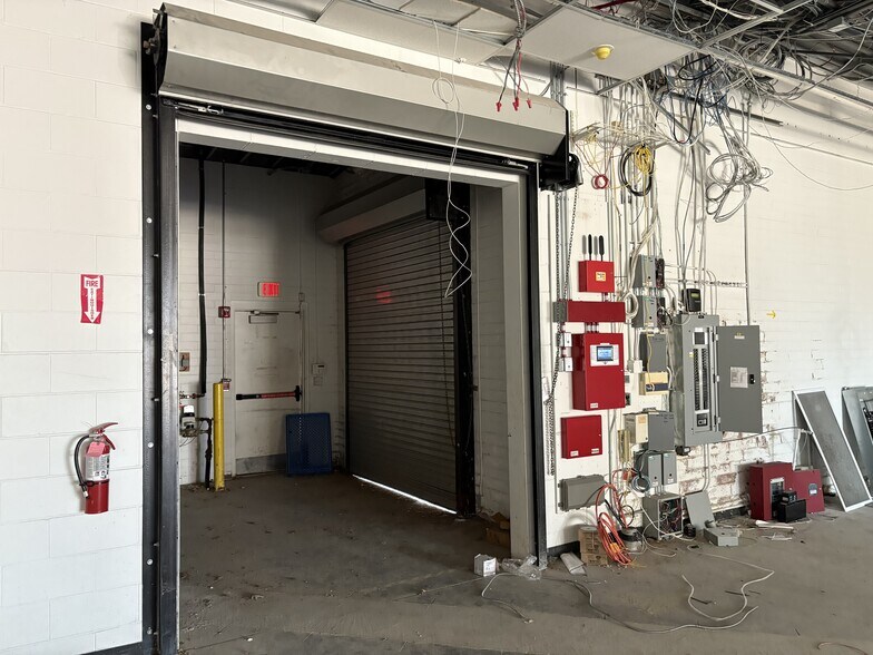 More Photos Of 10 Andrews Rd, Somersworth Freestanding For Lease