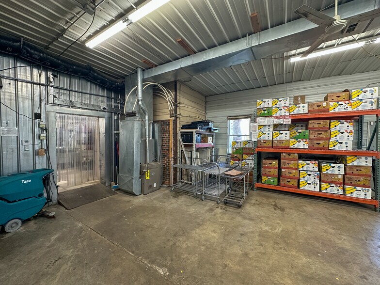 More Photos Of 6839 Outer Rd, Mountain Grove Supermarket For Sale