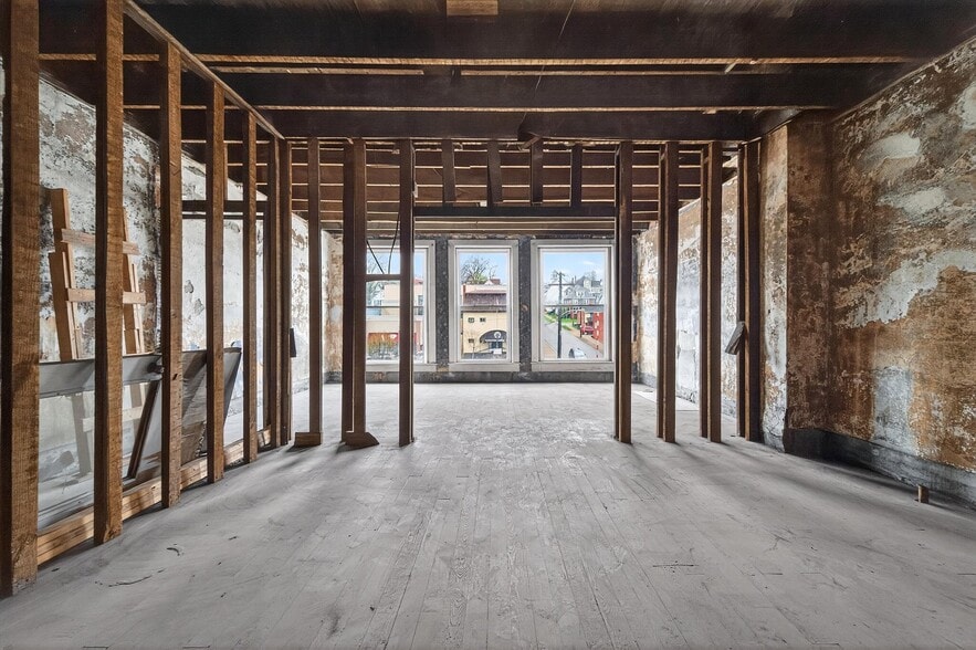 More Photos Of 210 E 5th Ave, Tarentum Office For Sale