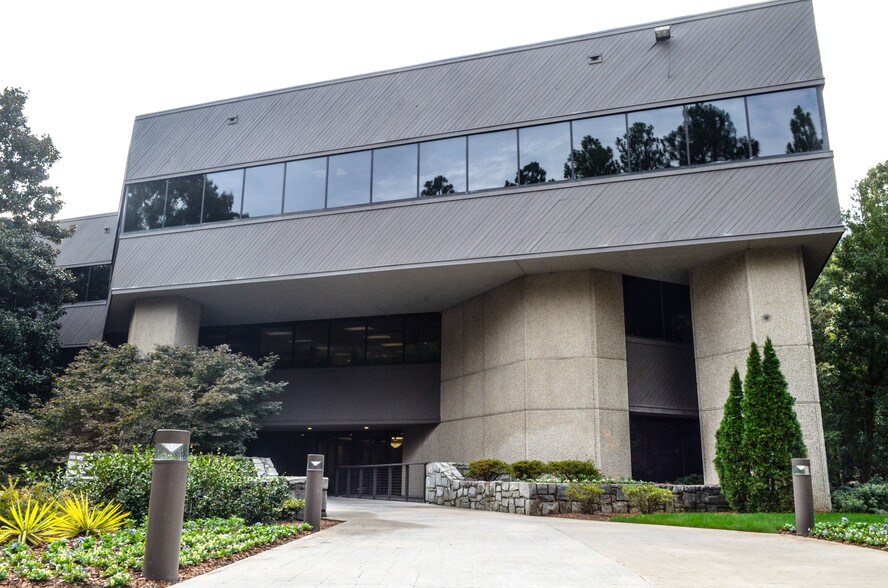 More Photos Of 2300 Lake Park Dr SE, Smyrna Unknown For Lease