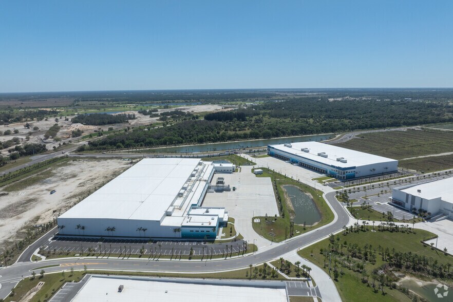 More Photos Of 2701 SW Waterside Way, Stuart Refrigeration Cold Storage For Sale