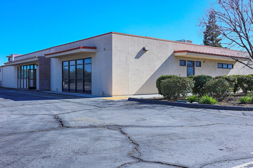 More Photos Of 971 E Broadway Ave, Atwater Office For Lease