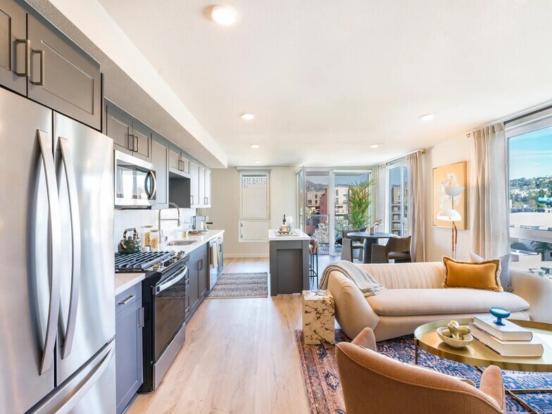 More Photos Of 6220 Selma Ave, Los Angeles Apartments For Lease
