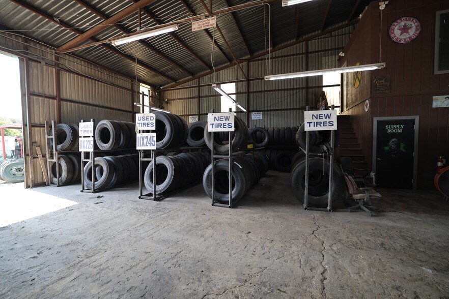 More Photos Of 11420 S State Highway 16, San Antonio Auto Repair For Sale