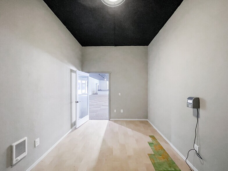 More Photos Of 2090 Court Ave, Baker City Freestanding For Lease
