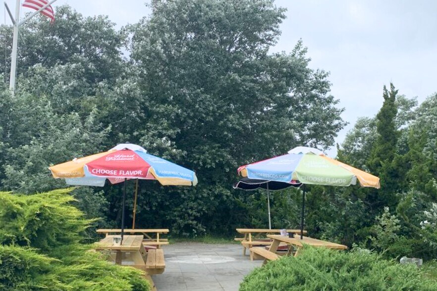 More Photos Of 2095 Montauk Hwy, Amagansett Restaurant For Lease