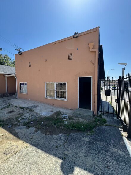 More Photos Of 4634 W Slauson Ave, Los Angeles General Retail For Sale