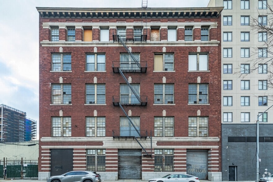 Primary Photo Of 3-7 Canal Plaza Ave, Bronx Warehouse For Sale