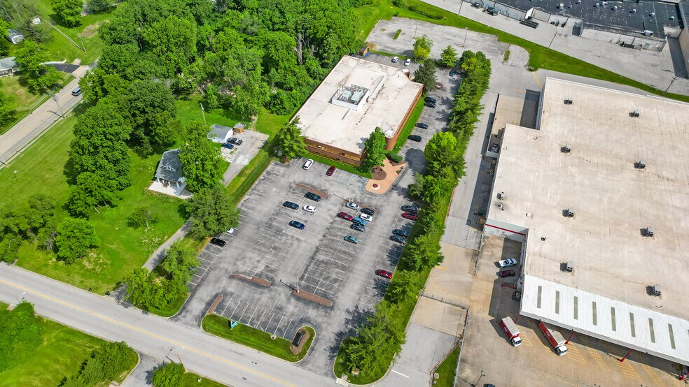 More Photos Of 141 Market Place Dr, Fairview Heights Office For Sale