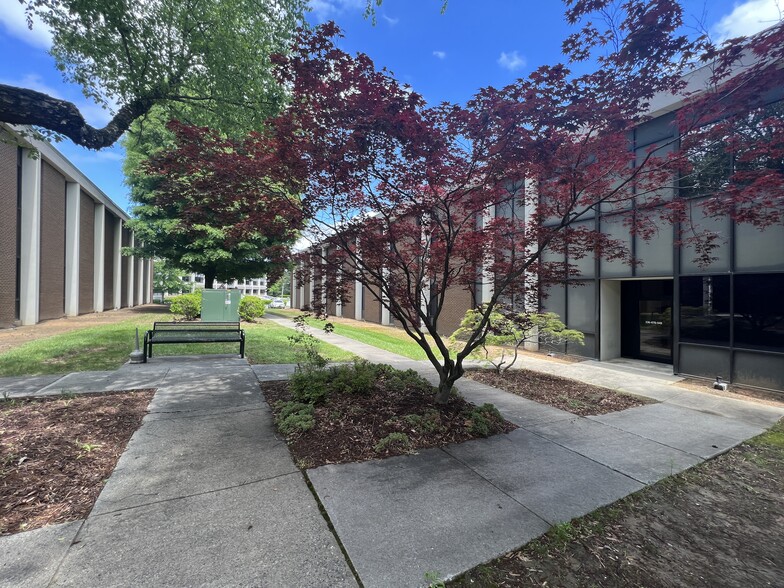 More Photos Of 1 Centerview Dr, Greensboro Unknown For Lease