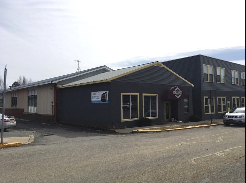 More Photos Of 105 Warwick St, Lititz Freestanding For Sale