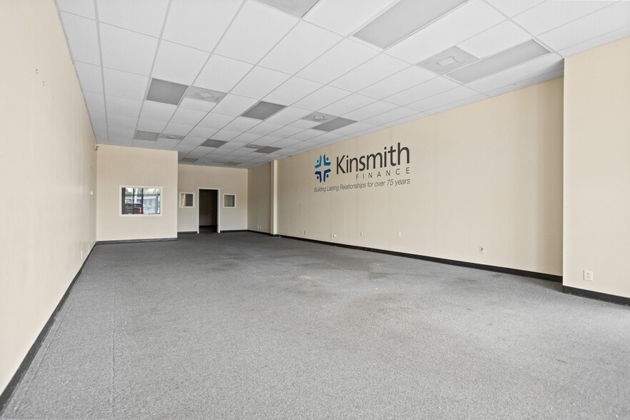 More Photos Of 3016 N Main St, Anderson Storefront Retail Office For Lease