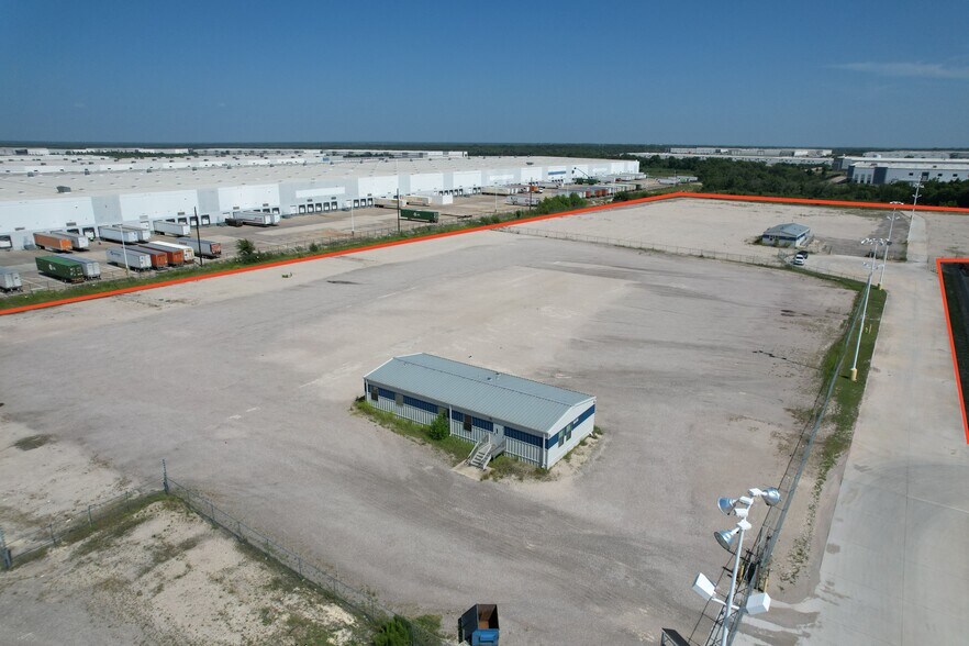 More Photos Of 1000 Fulghum Rd, Wilmer Land For Lease