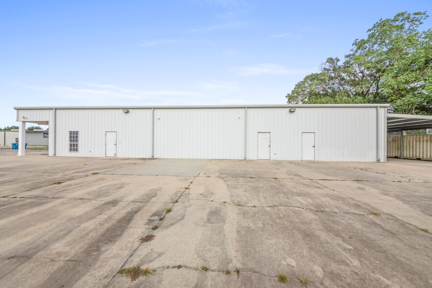 More Photos Of 106 Abigayles Row, Scott Warehouse For Sale