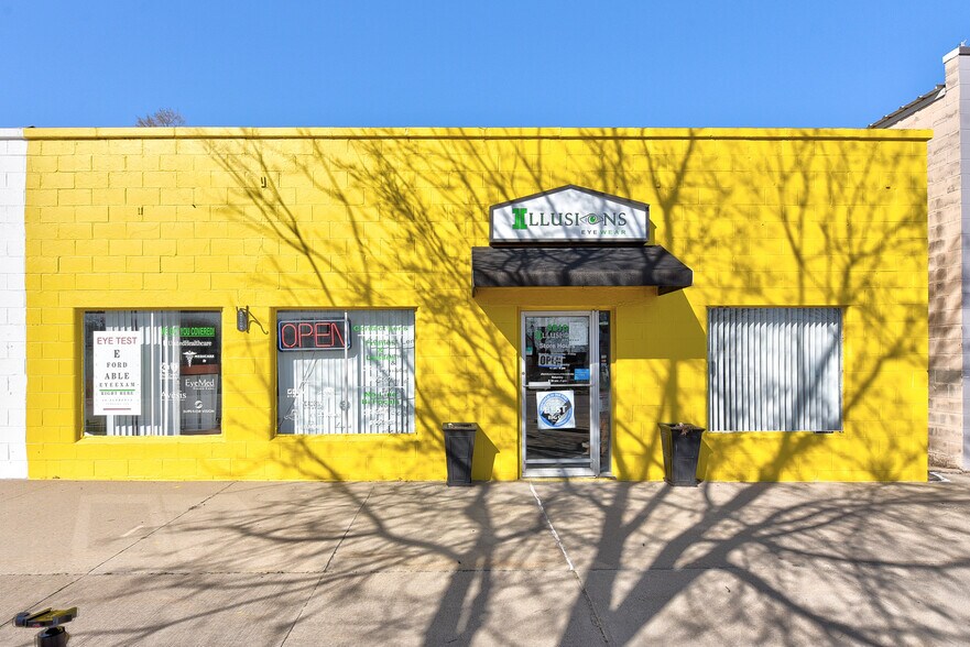 More Photos Of 8614-8616 N 30th St, Omaha Storefront For Sale