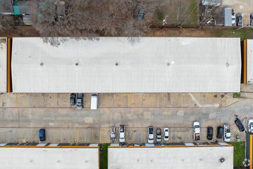 More Photos Of 1229 Colorado Ln, Arlington Unknown For Lease