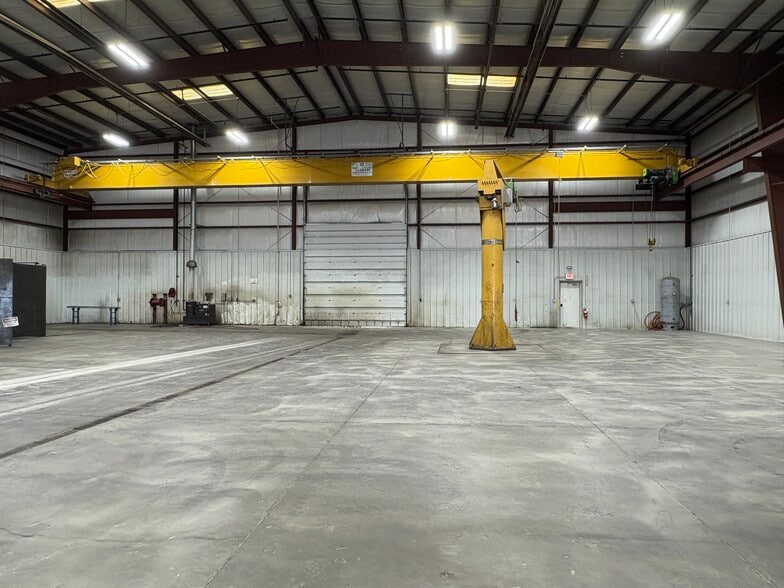 More Photos Of 8560 Delta Dr, Casper Warehouse For Lease