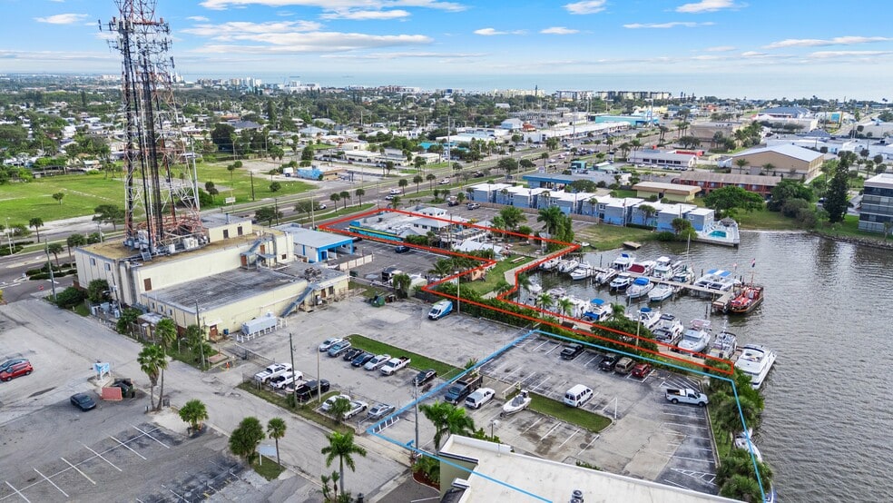More Photos Of 400-408 W Cocoa Beach Cswy, Cocoa Beach Restaurant For Sale