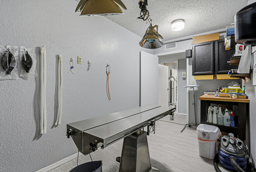 More Photos Of 10050 Mccombs St, El Paso Medical For Sale