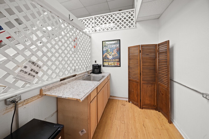More Photos Of 314 N Main St, Winnsboro General Retail For Sale
