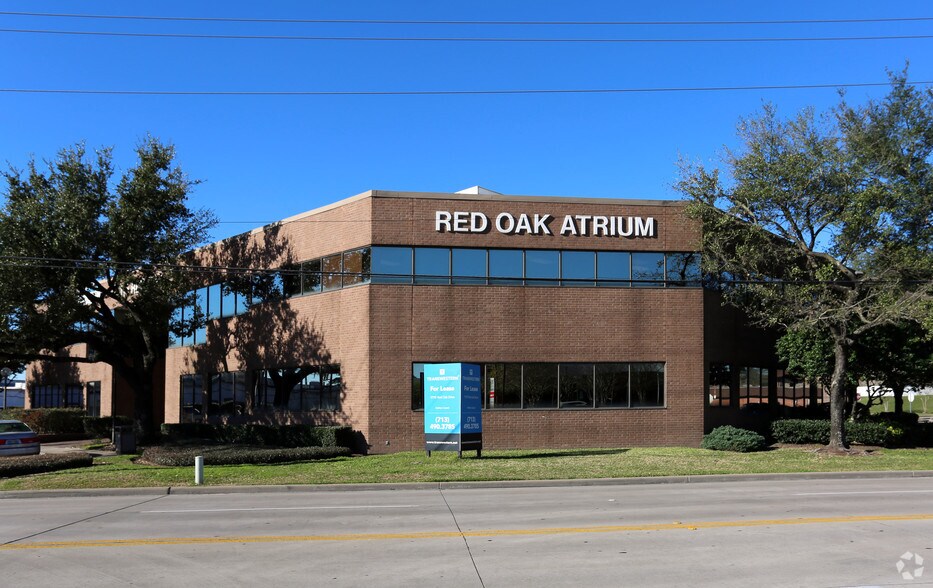 Primary Photo Of 17115 Red Oak Dr, Houston Medical For Lease