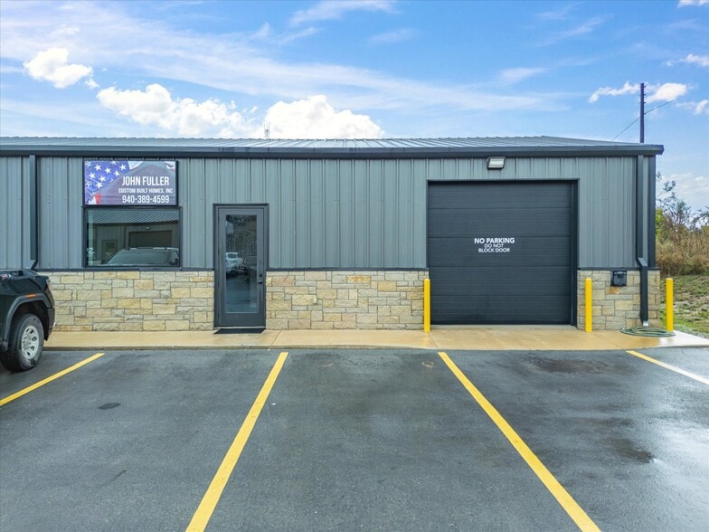 More Photos Of 200-225 West Side Dr, Decatur Light Distribution For Lease