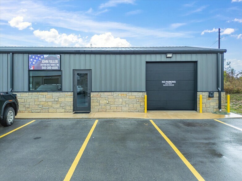 More Photos Of 200-225 West Side Dr, Decatur Light Distribution For Lease