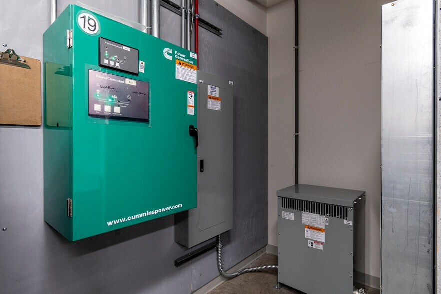 More Photos Of 840 Carolina St, Sauk City Office For Sale