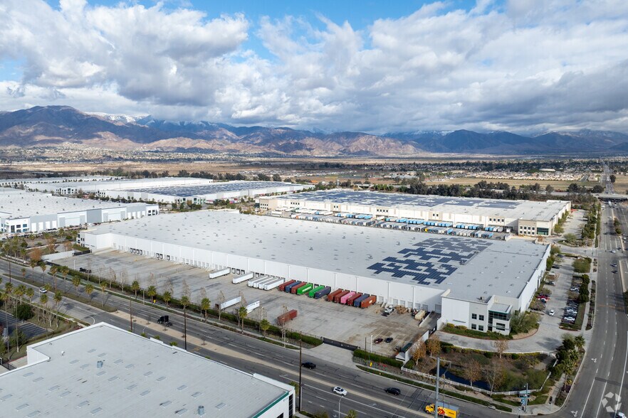 More Photos Of 27334 San Bernardino Ave, Redlands Distribution For Lease