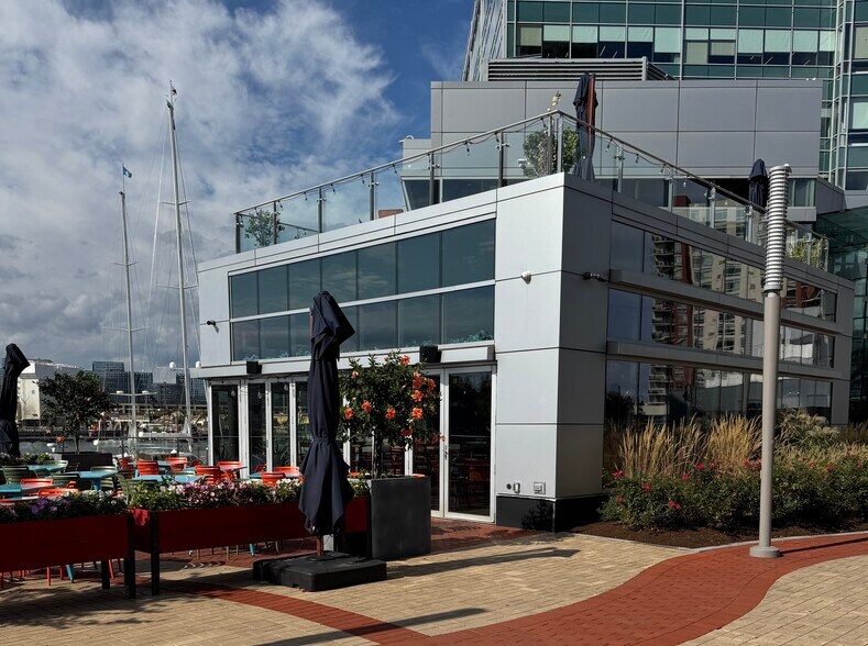More Photos Of 15 Harbor Point Rd, Stamford Restaurant For Lease