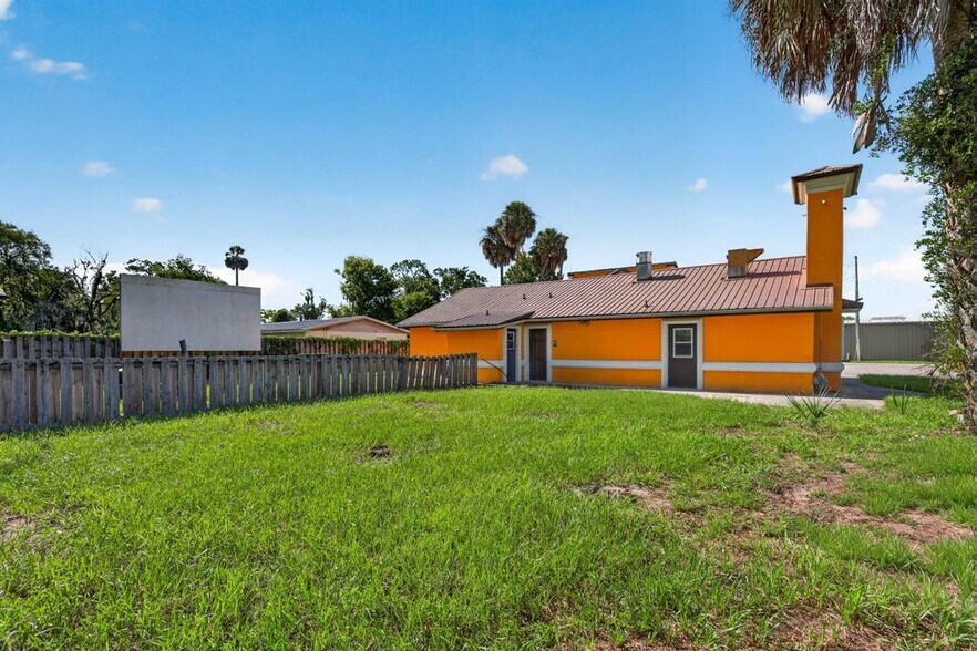 More Photos Of 102 Phillips Dairy Rd, Palatka Restaurant For Sale