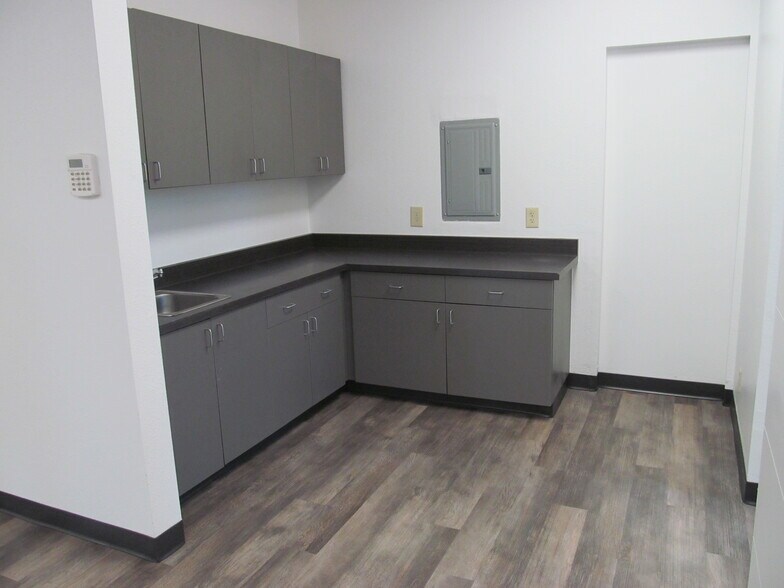 More Photos Of 5550 W Flamingo Rd, Las Vegas Office Residential For Lease