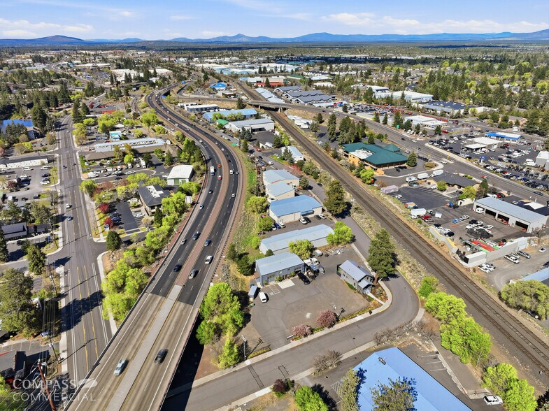 More Photos Of 2185 NE 2nd St, Bend Warehouse For Sale