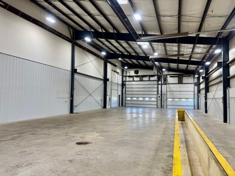 More Photos Of 1347 W Britton Rd, Morrice Truck Terminal For Lease