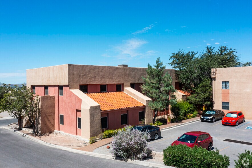 Primary Photo Of 1990 E Lohman Ave, Las Cruces Office For Lease