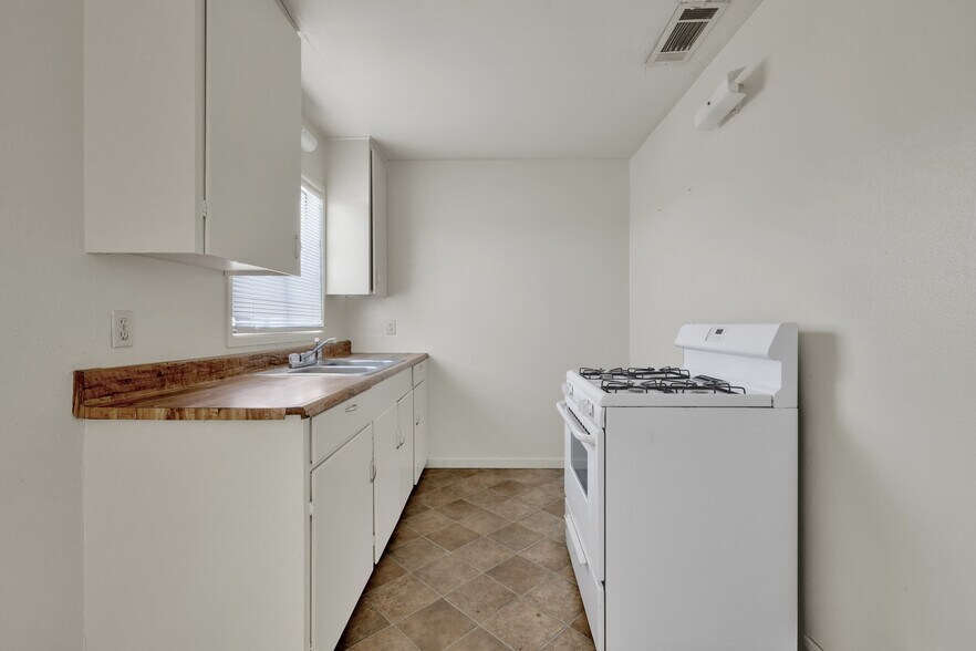 More Photos Of 601 E Rice St, Blythe Apartments For Sale