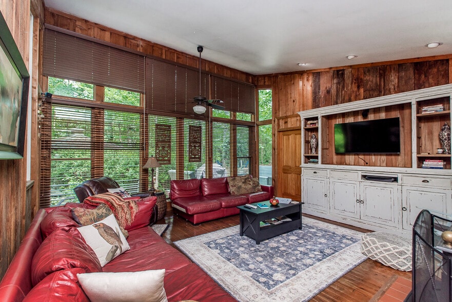 More Photos Of 11030 Garden Ln, Folsom Specialty For Sale