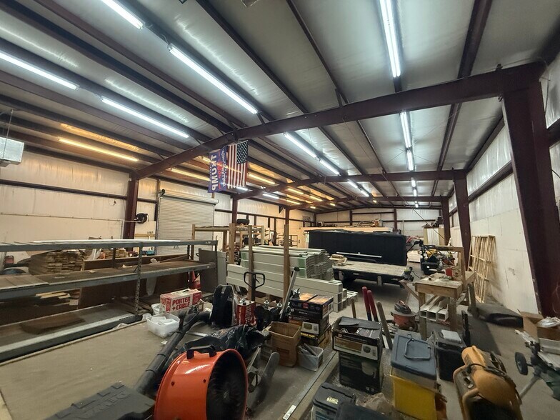 More Photos Of 850500 Us-17, Yulee Warehouse For Lease