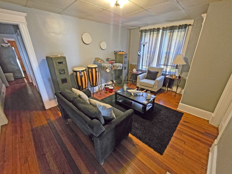 More Photos Of 19 Warner St, Springfield Apartments For Sale