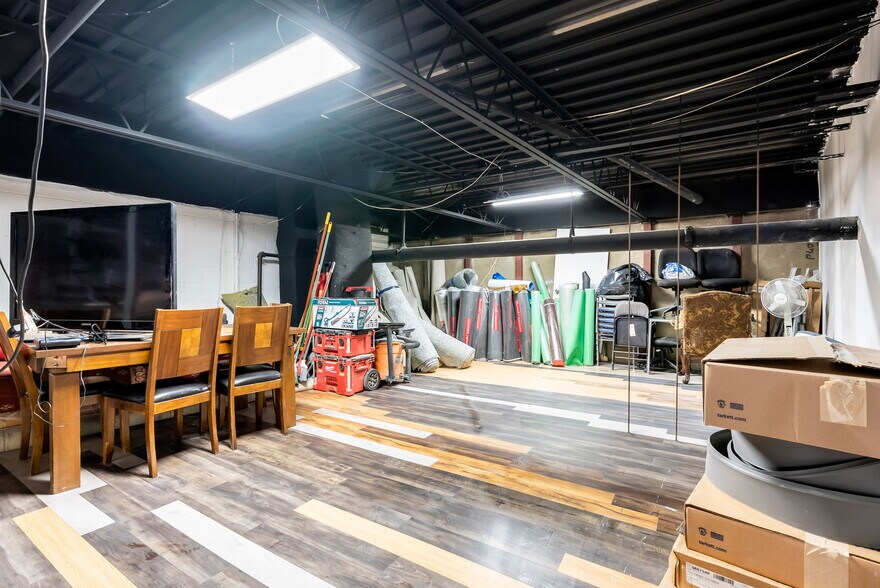 More Photos Of 120 Norfinch Dr, Toronto Manufacturing For Sale