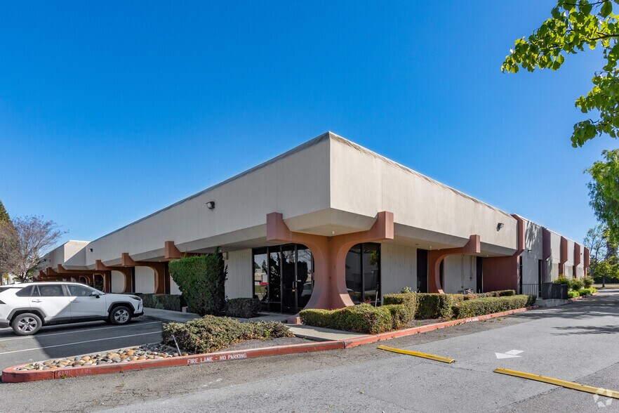 Primary Photo Of 510 Oakmead Pky, Sunnyvale Light Manufacturing For Lease