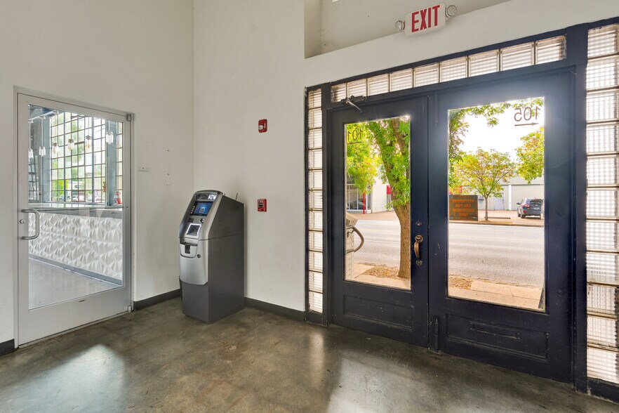 More Photos Of 1817 Broad St, Chattanooga General Retail For Lease